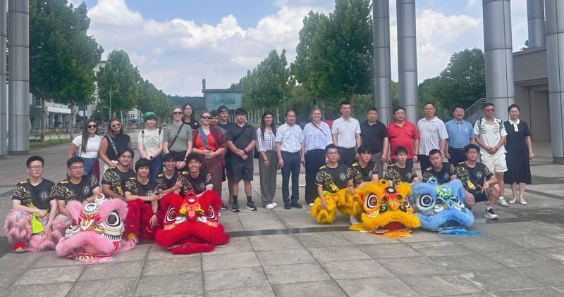 美国路易斯安那州门罗市青少年代表团到